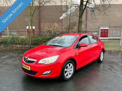 Opel Astra 1.4 Selection NETTE AUTO RIJD EN SCHAKELT GOED