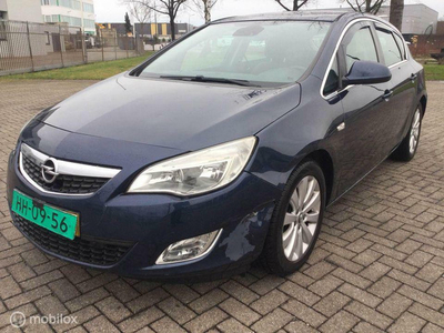 Opel Astra 1.7 CDTi Cosmo