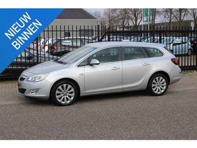 Opel Astra Sports Tourer 1.4 Cosmo, Navigatie, Airco!