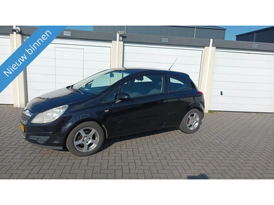 Opel Corsa 1.2-16V Airco / Elec pakket / Apk!