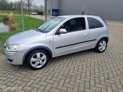 Opel Corsa 1.2-16V Maxx