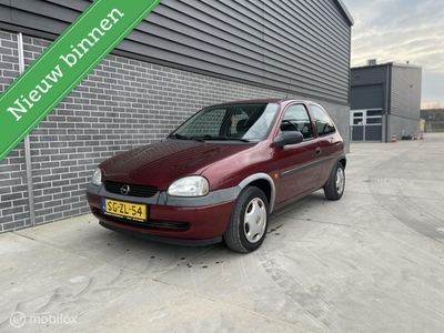 Opel Corsa 1.4i Strada Automaat APK NAP Lage Km