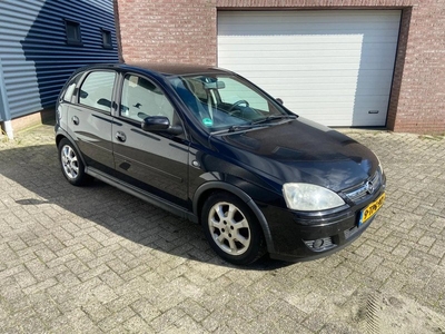 Opel CORSA-C Met airco en scherm