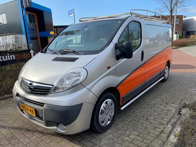 Opel Vivaro 2.5 CDTI L2H1 ZILVER AIRCO (bj 2010)