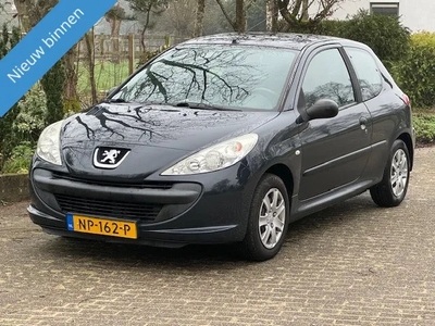 Peugeot 206 + 1.1 XR Apk 9-24