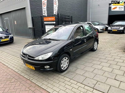 Peugeot 206 1.4-16V Gentry Airco NAP APK