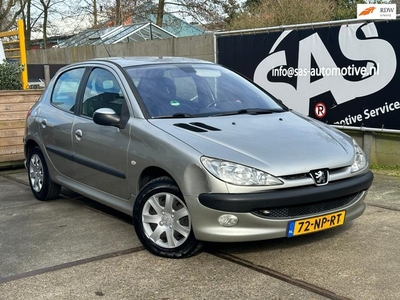 Peugeot 206 1.4-16V Gentry Premium