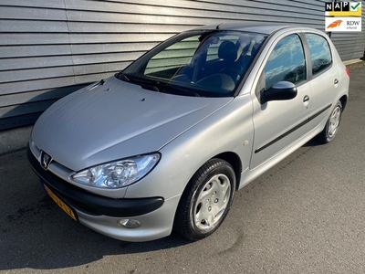 Peugeot 206 1.4 Gentry 2E Eigenaar Airco APK t/m 15-09-2025!