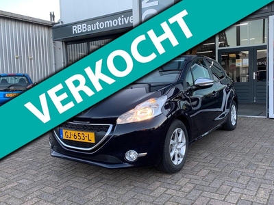 Peugeot 208 1.2 PureTech Style Pack navigatie climate controle cruise controle parkeersensoren trekhaak Bluetooth luxe uitvoering