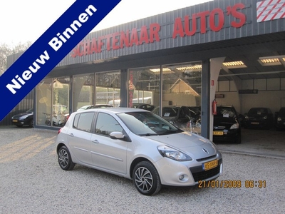 Renault Clio 1.2 Authentique zeer mooi met trekhaak apk