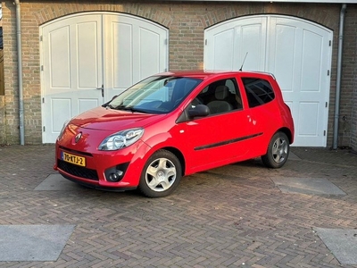 Renault Twingo 1.2-16V Authentique Sportieve uitstraling.