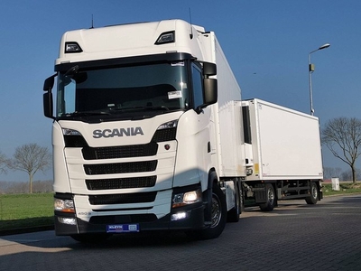 SCANIA S450 6x2*4 meatrails