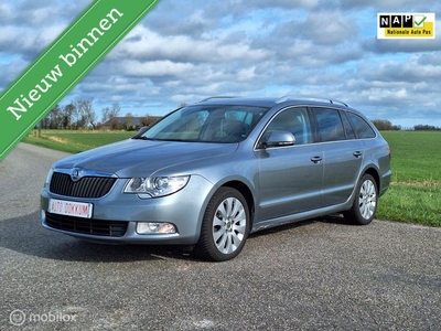 Skoda Superb Combi 1.8 TSI Elegance Business Line ?