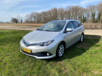 Toyota Auris Touring Sports 1.8 Hybrid Lease