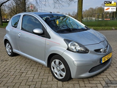 Toyota Aygo 1.0-12V + airco cv op afs elektrische ramen