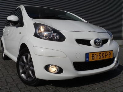 Toyota Aygo 1.0-12V Dynamic Navigator **OUTLET ACTIE MET