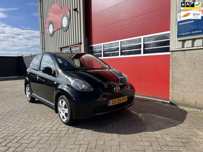 Toyota Aygo 1.0-12V +, Electrische ramen, Centrale vergrendeling, 3e eig en Boekjes aanwezig