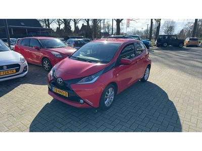 Toyota Aygo 1.0 VVT-i X-JOY Navigatie / DAB / Climate control