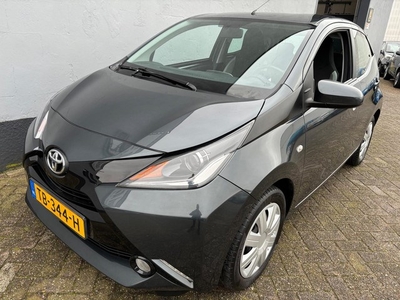 Toyota Aygo 1.0 VVT-i x-nav - Airco - Cruise Control