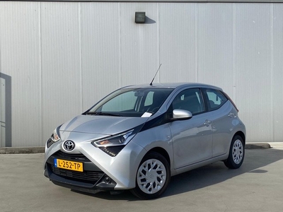 Toyota Aygo 1.0 VVT-i x-play Apple Carplay Android auto