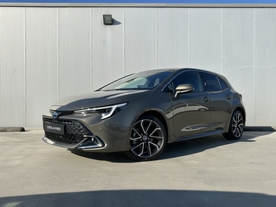 Toyota Corolla 2.0 High Power Hybrid Executive € 3.000,-