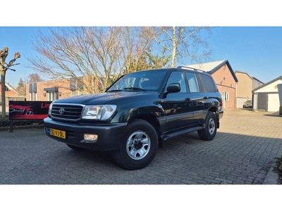 Toyota LandCruiser 100 4.2 VX Standard Roof Window Van