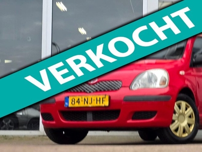 Toyota Yaris 1.0i VVT-i Terra Trekhaak 5-Drs Allseason banden