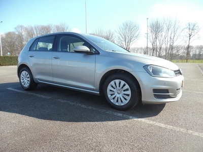 Volkswagen Golf 1.2 TSI Connected Series (bj 2016)