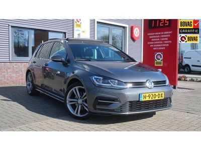 Volkswagen Golf 1.5 TSI Highline Business R / Panoramadak /