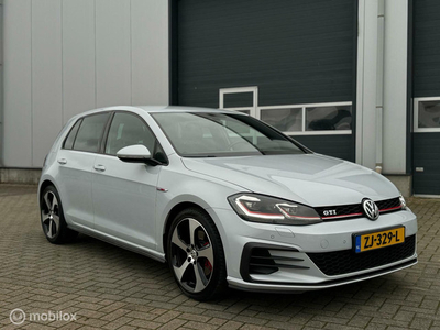 Volkswagen Golf 2.0 TSI GTI Performance|CARPLAY|LED|DSG|