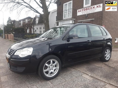 Volkswagen Polo 1.4-16V Optive