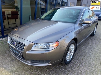 Volvo S80 2.5 T Summum 200PK Automaat LEER / NAVI / PDC