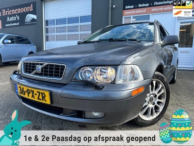 Volvo V40 1.8 Europa Prestige met trekhaak en airco en