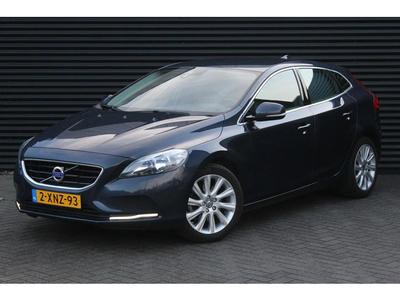 Volvo V40 T3 150 pk Summum | Trekhaak | Navigatie | Cruise |