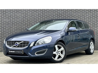 Volvo V60 1.6 T4 Summum Bi-Xenon Navigatie Leder