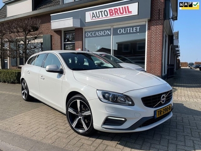 Volvo V60 2.0 T4 Business Sport R-Design / Parelmoerwit /