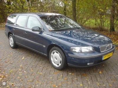 Volvo V70 - 2.4 I LPG G3 lichte zijschade