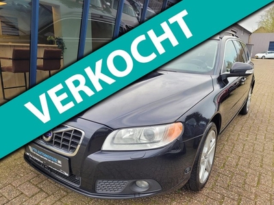 Volvo V70 2.5FT Momentum 230PK H.LEER / ECC / PDC / TREKHAAK