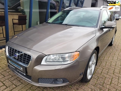 Volvo V70 3.2 Summum Automaat 238PK / LEER / XENON / 18''