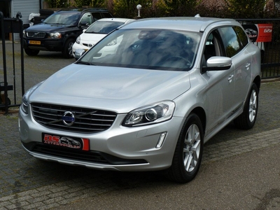 Volvo XC60 2.0 T6 FWD R-Design VOLVO XC60 AUTOMAAT R-Design full options *** NAVIGATIE- AIRCO-ELECTR.RAMEN -CV-SP.WIELEN,etc,etc. ***