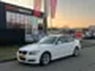 BMW 3-serie 318i Business Line (drijfstanglagers hoorbaar)