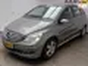 Mercedes-Benz B-klasse 200 GARANTIE ! NIEUWE APK ! AIRCO !