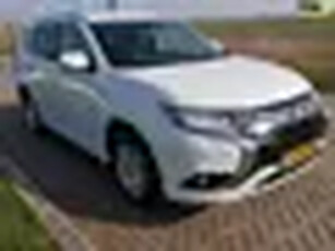 Mitsubishi Outlander 2.4 PHEV Pure ** 12499 NETTO **