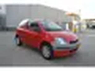 Toyota Yaris 1.0-16V VVT-i bj99 3 deurs leuk autotje