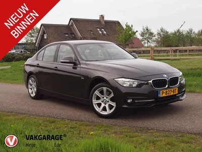 BMW 3 Serie 318i Edition Luxury Line Purity Executive