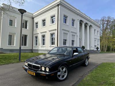 Jaguar XJ 3.2 V8 MOOI EN GOED, 8000 KM P/JR !