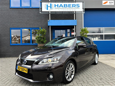 Lexus CT 200h Business Line 123PK|Origineel NL|Hybrid|Navigatie|Isofix|Alcantara|17INCH|Climate|PDC|Cruise Control|Automaat|Camera