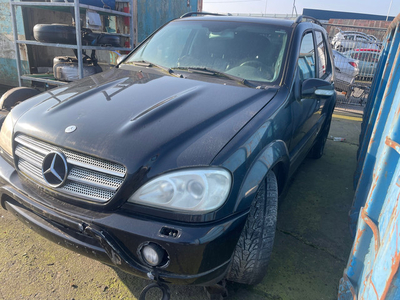 Mercedes-Benz M-klasse 400 CDI / EXPORT / ONLY FOR PARTS / ENGINE AND GEARBOX OKE