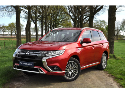 Mitsubishi Outlander 2.4 PHEV Pure+ Camera/Carplay/Trekh.