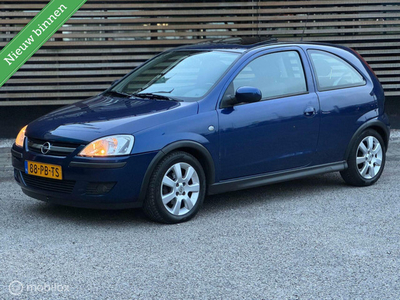 Opel Corsa 1.4-16V Sport |NIEUWE APK| |DAKRAAM|